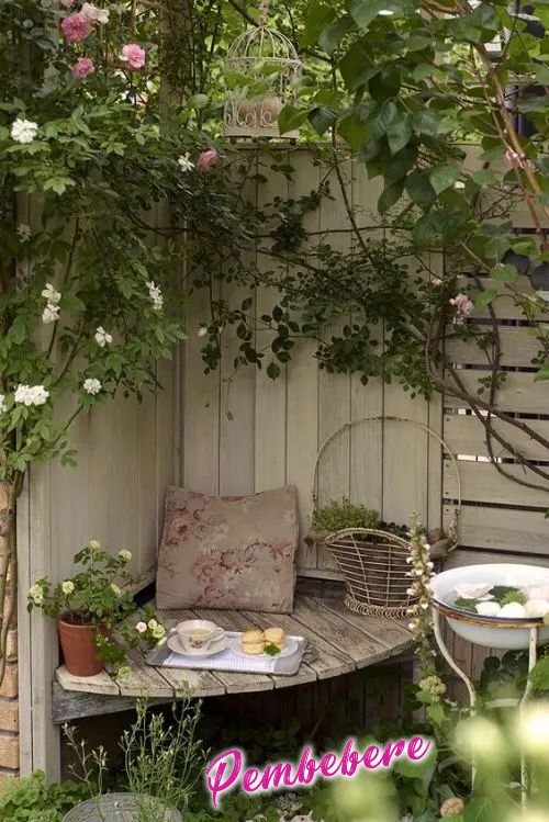 Small Chill Out Corner Garden Ideas