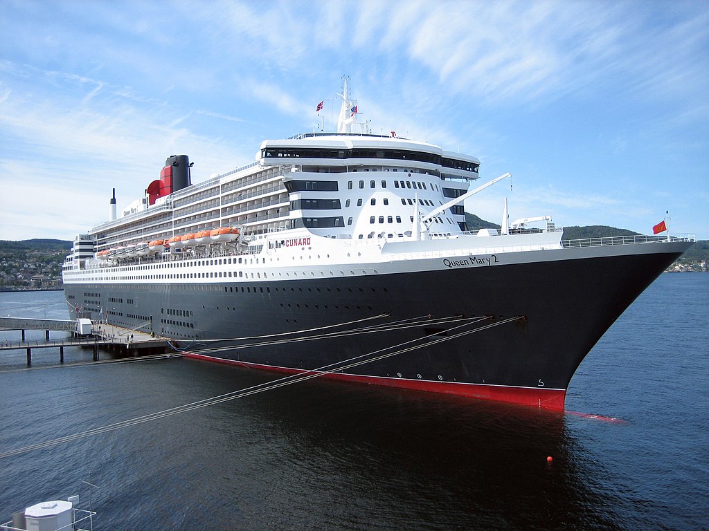 1024px-RMS_Queen_Mary_2_in_Trondheim_2007.jpg